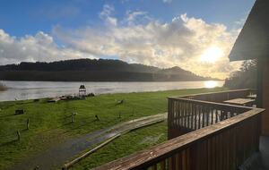 Riverfront Elegance at the Edge of the Wild - Klamath, California
