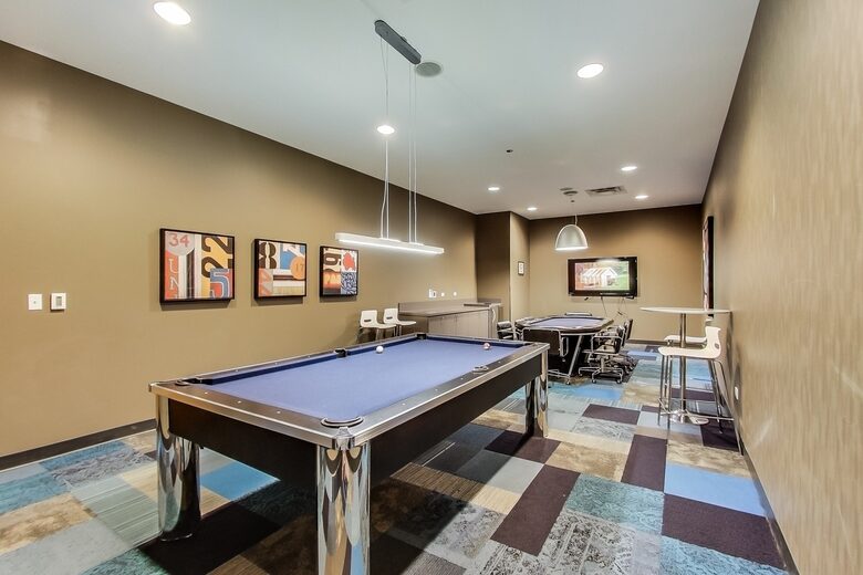 Panoramic Living in the Heart of Chicago - Chicago, Illinois