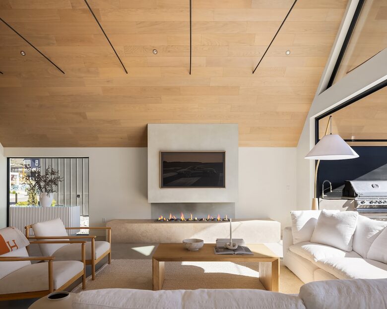 Spa Haven with Panoramic Lake Chelan Views - Chelan, Washington