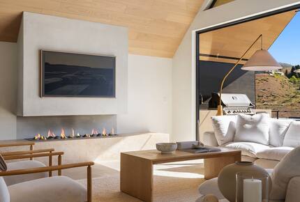 Spa Haven with Panoramic Lake Chelan Views - Chelan, Washington