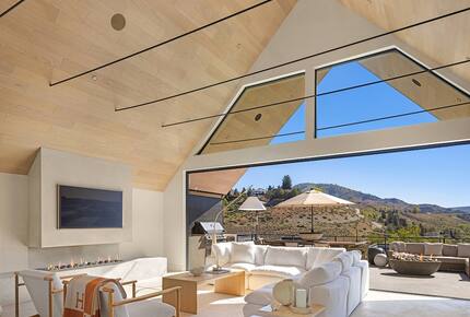Spa Haven with Panoramic Lake Chelan Views - Chelan, Washington