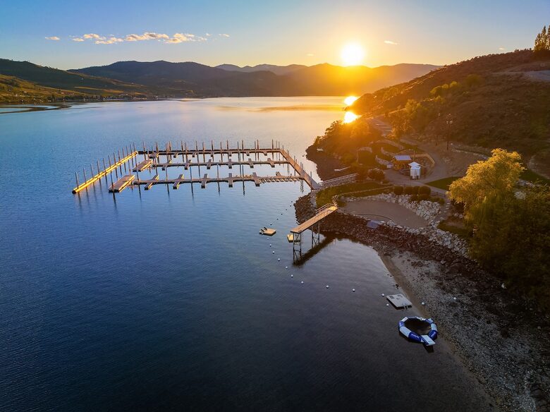 Spa Haven with Panoramic Lake Chelan Views - Chelan, Washington