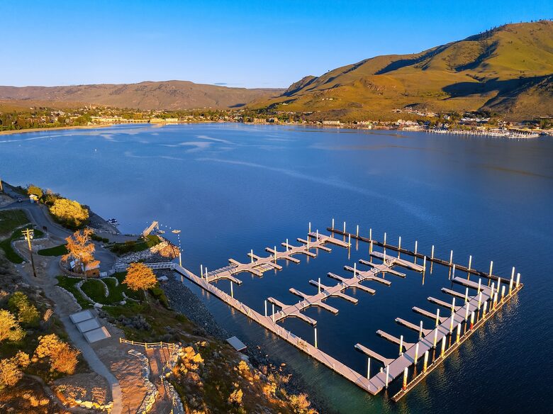 Spa Haven with Panoramic Lake Chelan Views - Chelan, Washington