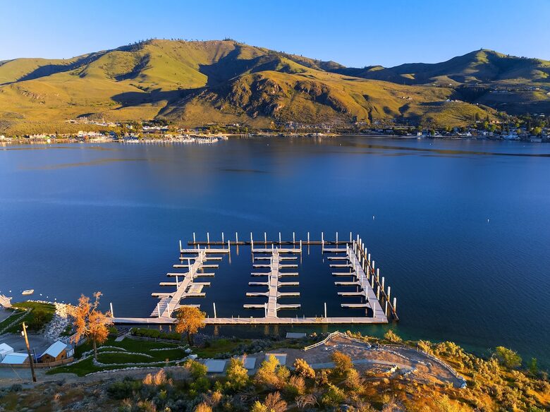 Spa Haven with Panoramic Lake Chelan Views - Chelan, Washington