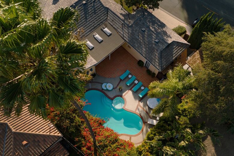 Woodland Hills Pool Home Near Topanga Canyon - Los Angeles, California