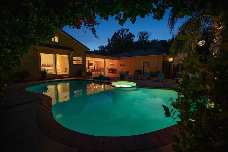 Woodland Hills Pool Home Near Topanga Canyon - Los Angeles, California