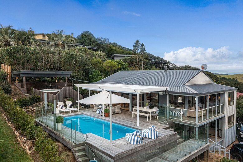 Waiheke Island Living with Pool and Hot Tub - Waiheke Island, New Zealand