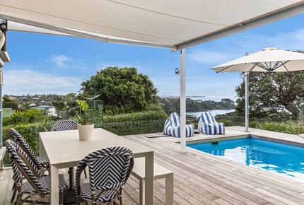 Waiheke Island Living with Pool and Hot Tub - Waiheke Island, New Zealand