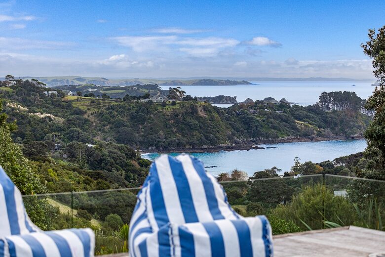 Waiheke Island Living with Pool and Hot Tub - Waiheke Island, New Zealand