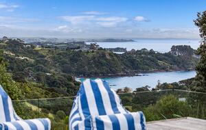 Waiheke Island Living with Pool and Hot Tub - Waiheke Island, New Zealand