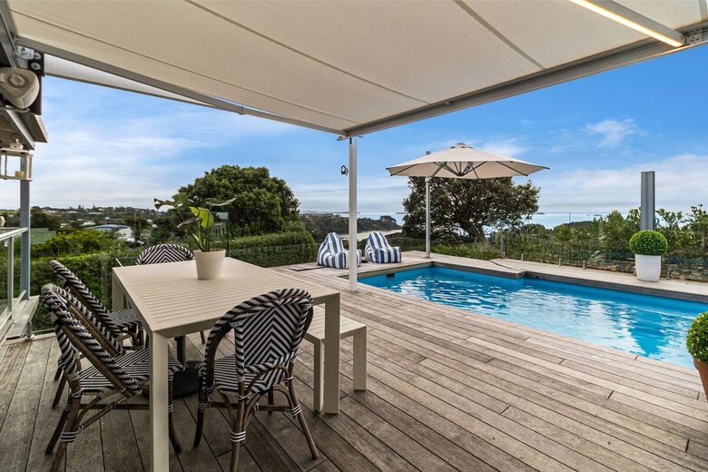 Waiheke Island Living with Pool and Hot Tub - Waiheke Island, New Zealand