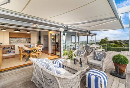 Waiheke Island Living with Pool and Hot Tub - Waiheke Island, New Zealand