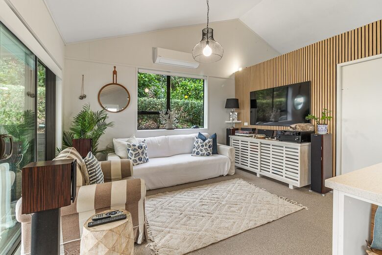 Waiheke Island Living with Pool and Hot Tub - Waiheke Island, New Zealand