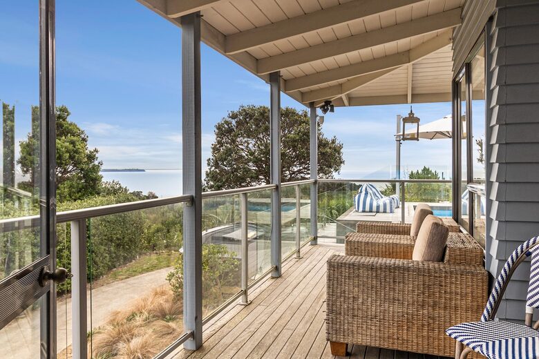 Waiheke Island Living with Pool and Hot Tub - Waiheke Island, New Zealand