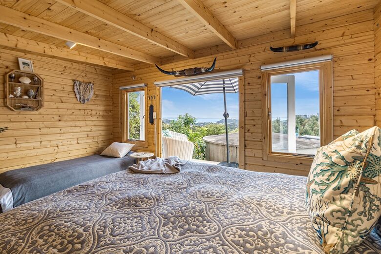 Waiheke Island Living with Pool and Hot Tub - Waiheke Island, New Zealand