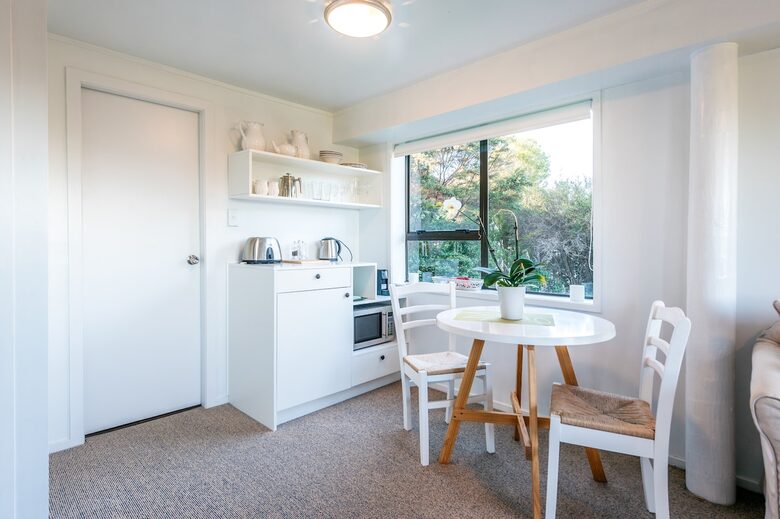 Waiheke Island Living with Pool and Hot Tub - Waiheke Island, New Zealand