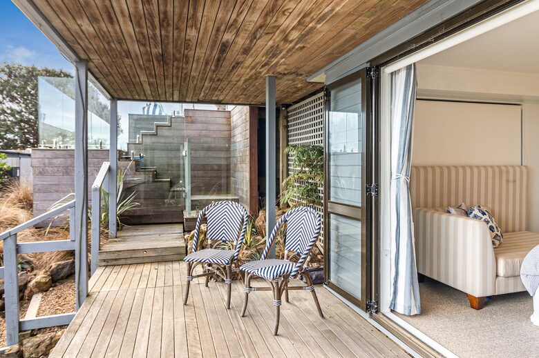 Waiheke Island Living with Pool and Hot Tub - Waiheke Island, New Zealand