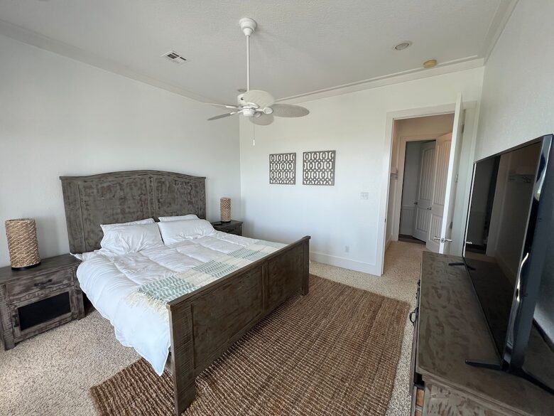 Refined Coastal Escape Overlooking Crystal Beach - Bolivar Peninsula, Texas