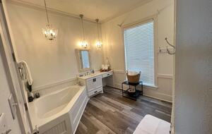 Refined Coastal Escape Overlooking Crystal Beach - Bolivar Peninsula, Texas