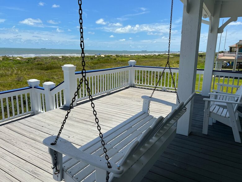 Refined Coastal Escape Overlooking Crystal Beach - Bolivar Peninsula, Texas