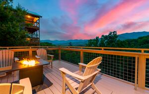 Rhinestone Retreat | A Stylish Mountain Escape Inspired by Dolly - Gatlinburg, Tennessee