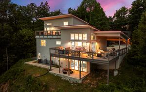 Rhinestone Retreat | A Stylish Mountain Escape Inspired by Dolly - Gatlinburg, Tennessee