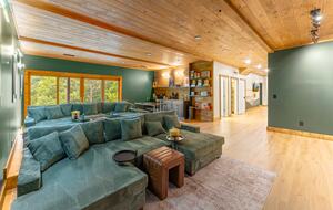 Rhinestone Retreat | A Stylish Mountain Escape Inspired by Dolly - Gatlinburg, Tennessee