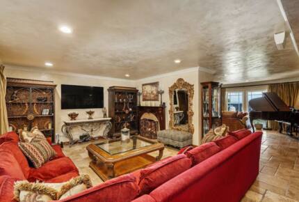Resort Like Property in Los Angeles - Woodland Hills, California