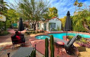 A Charming 1930s Spanish Hideaway near downtown Palm Springs - Palm Springs, California