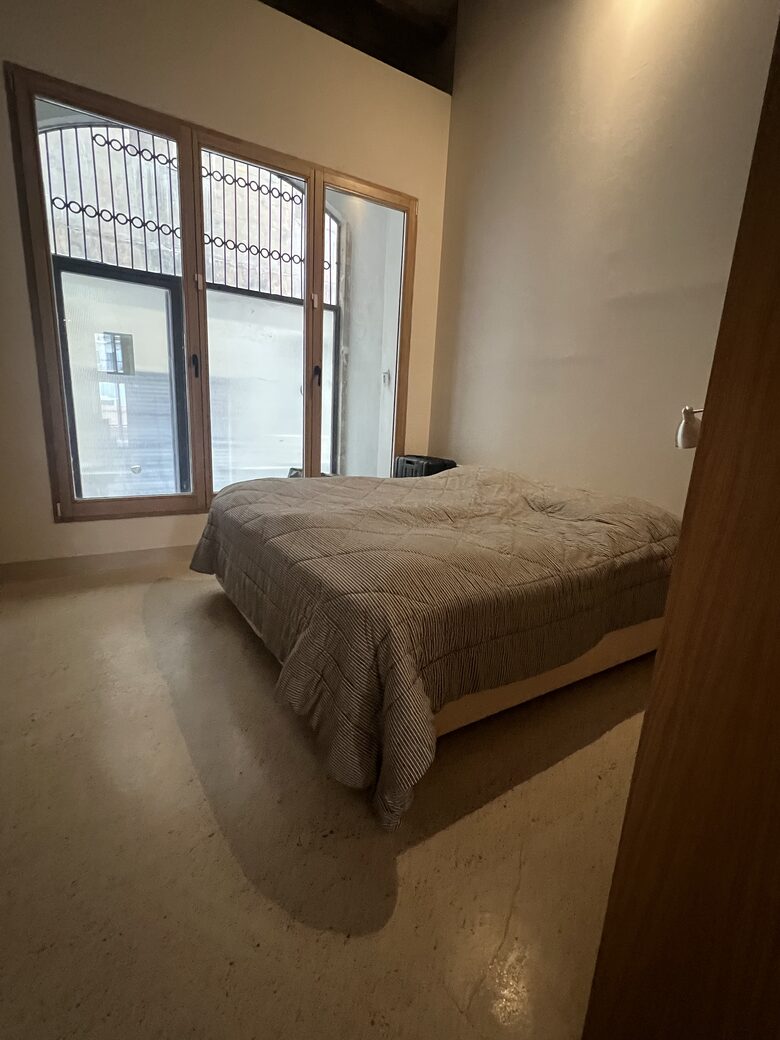 Second bedroom with king size bed and en-suite bathroom