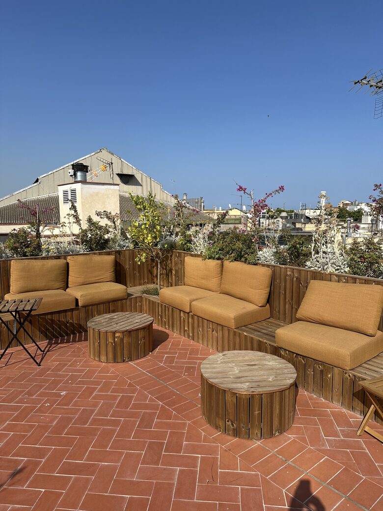Community rooftop terrace, 360 views over Old Barcelona