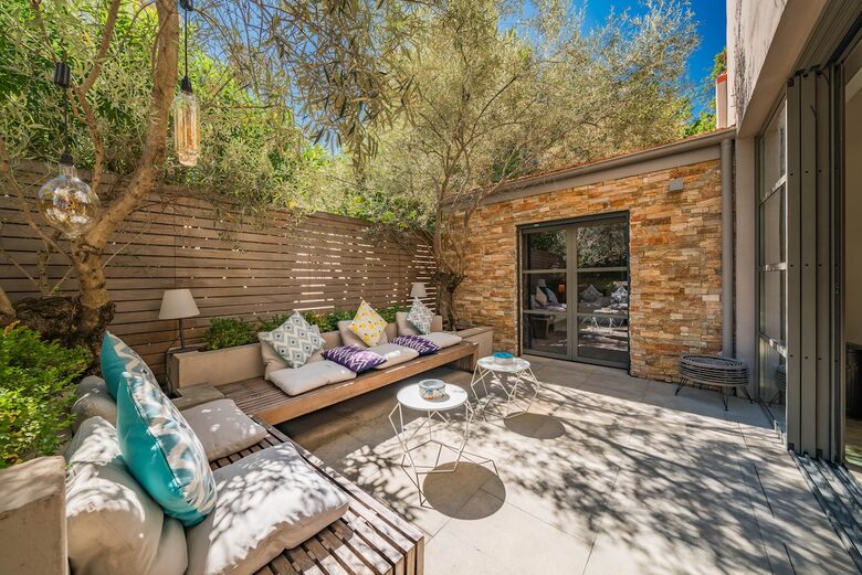 Refined Cannes Residence Steps from La Croisette - Cannes, France