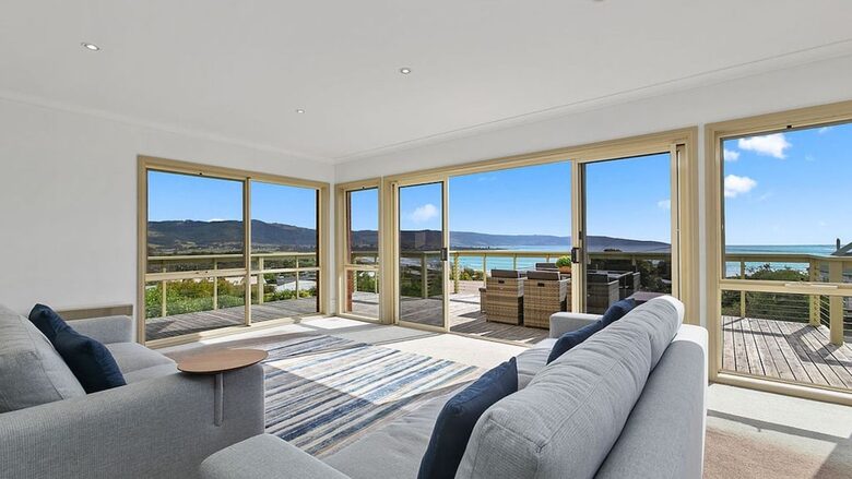 Oceanfront Serenity | Marengo’s Coastal Gem - Marengo, Australia