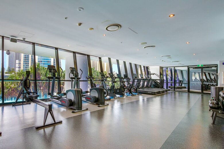 Luxury Ocean View Spa Apartment - Gold Coast, Australia