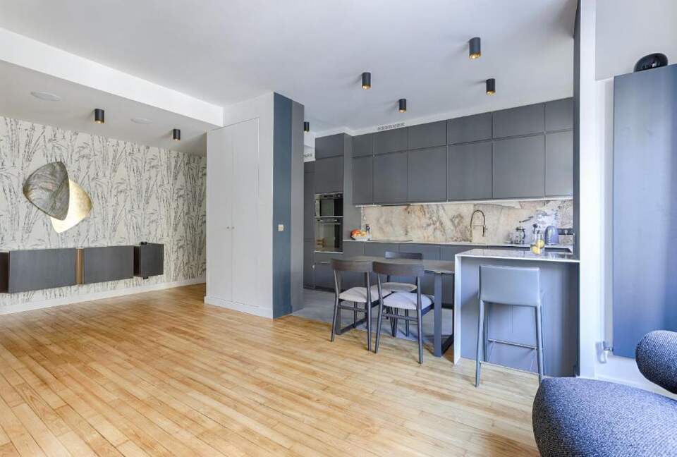 Elegant Parisian Retreat Near Luxembourg Gardens - Paris, France
