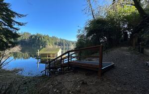 South Tenmile Lake Waterfront Retreat - Lakeside, Oregon