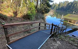 South Tenmile Lake Waterfront Retreat - Lakeside, Oregon