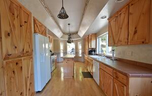 South Tenmile Lake Waterfront Retreat - Lakeside, Oregon