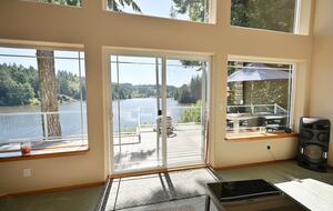 South Tenmile Lake Waterfront Retreat - Lakeside, Oregon