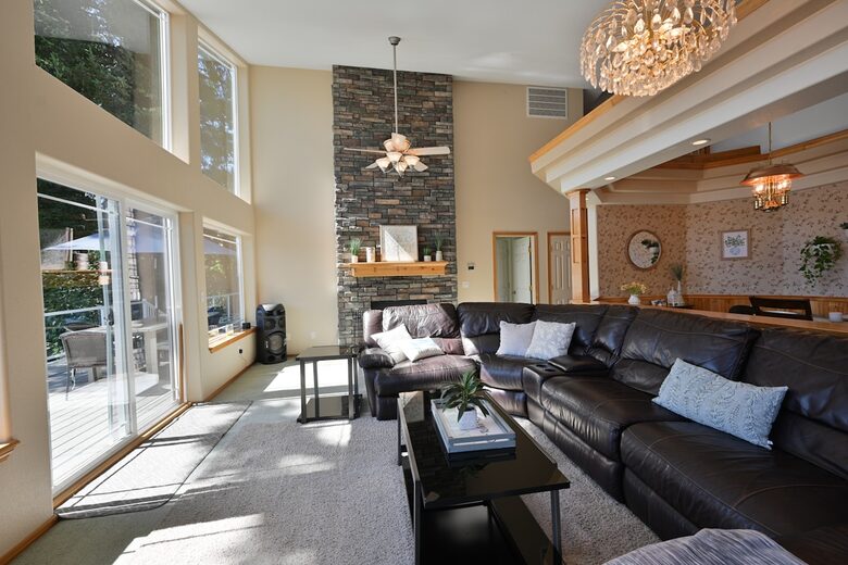South Tenmile Lake Waterfront Retreat - Lakeside, Oregon