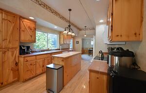 South Tenmile Lake Waterfront Retreat - Lakeside, Oregon