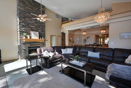 South Tenmile Lake Waterfront Retreat - Lakeside, Oregon