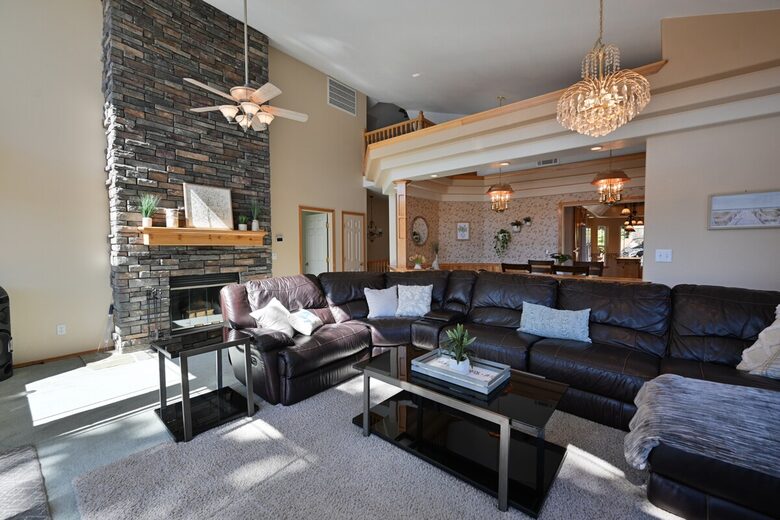 South Tenmile Lake Waterfront Retreat - Lakeside, Oregon