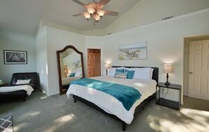 South Tenmile Lake Waterfront Retreat - Lakeside, Oregon