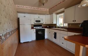 South Tenmile Lake Waterfront Retreat - Lakeside, Oregon