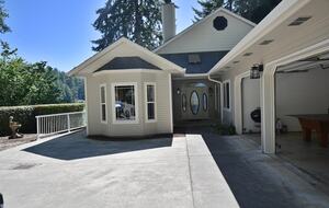 South Tenmile Lake Waterfront Retreat - Lakeside, Oregon