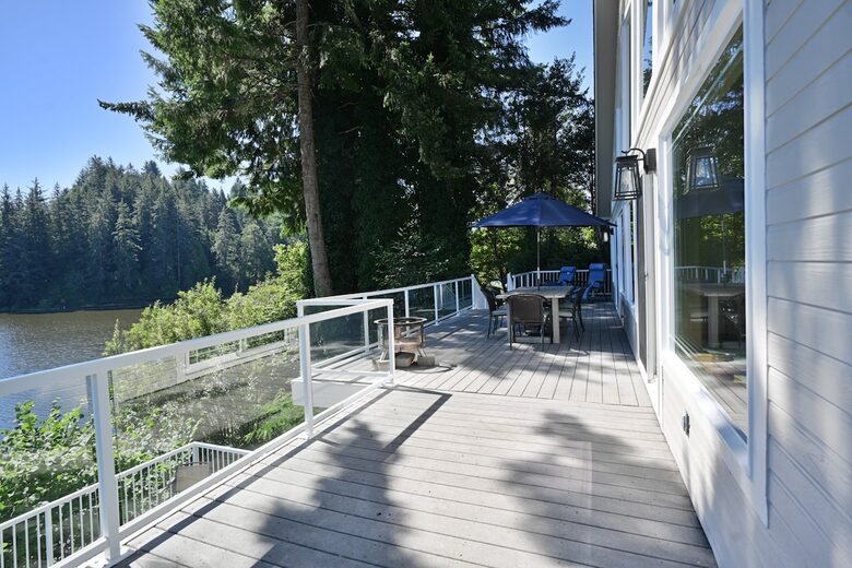 South Tenmile Lake Waterfront Retreat - Lakeside, Oregon