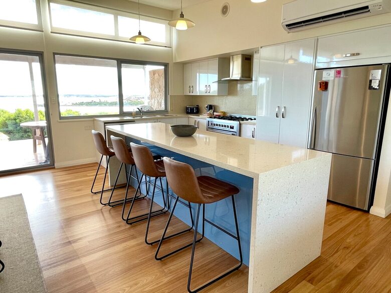 Bushland Elegance on Pelican Lagoon - Pelican Lagoon, Australia
