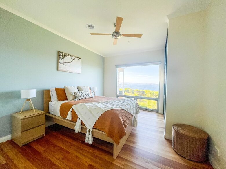Bushland Elegance on Pelican Lagoon - Pelican Lagoon, Australia
