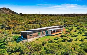 Bushland Elegance on Pelican Lagoon - Pelican Lagoon, Australia